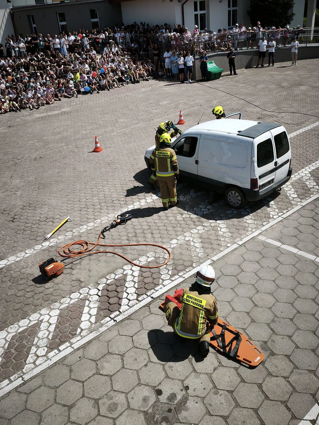 Dzień Bezpieczeństwa przy SP im. Mikołaja Kopernika w Piaskach — zdjęcie 7