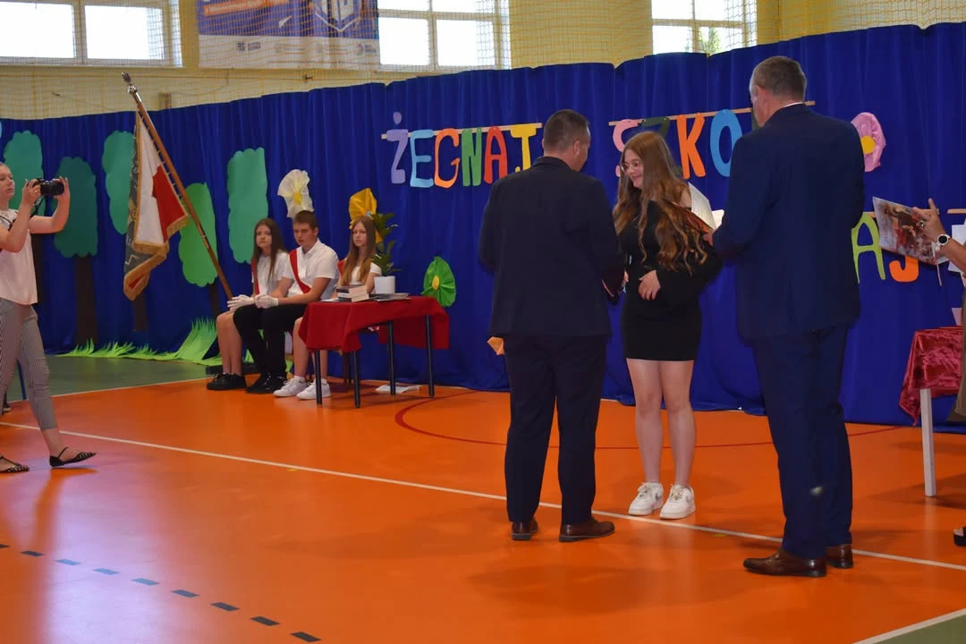 Szkoła Podstawowa w Bodzewie pożegnała rok szkolny i absolwentów — zdjęcie 11