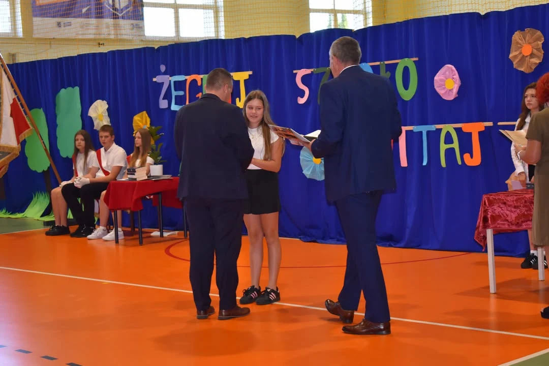 Szkoła Podstawowa w Bodzewie pożegnała rok szkolny i absolwentów — zdjęcie 12