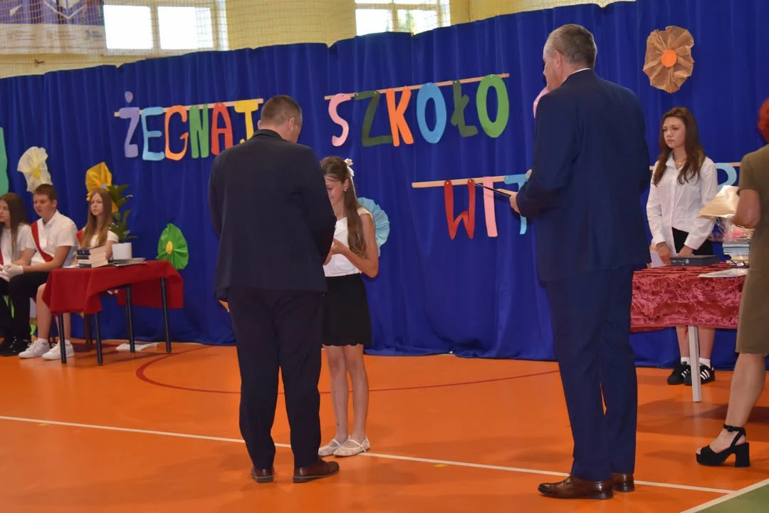 Szkoła Podstawowa w Bodzewie pożegnała rok szkolny i absolwentów — zdjęcie 13