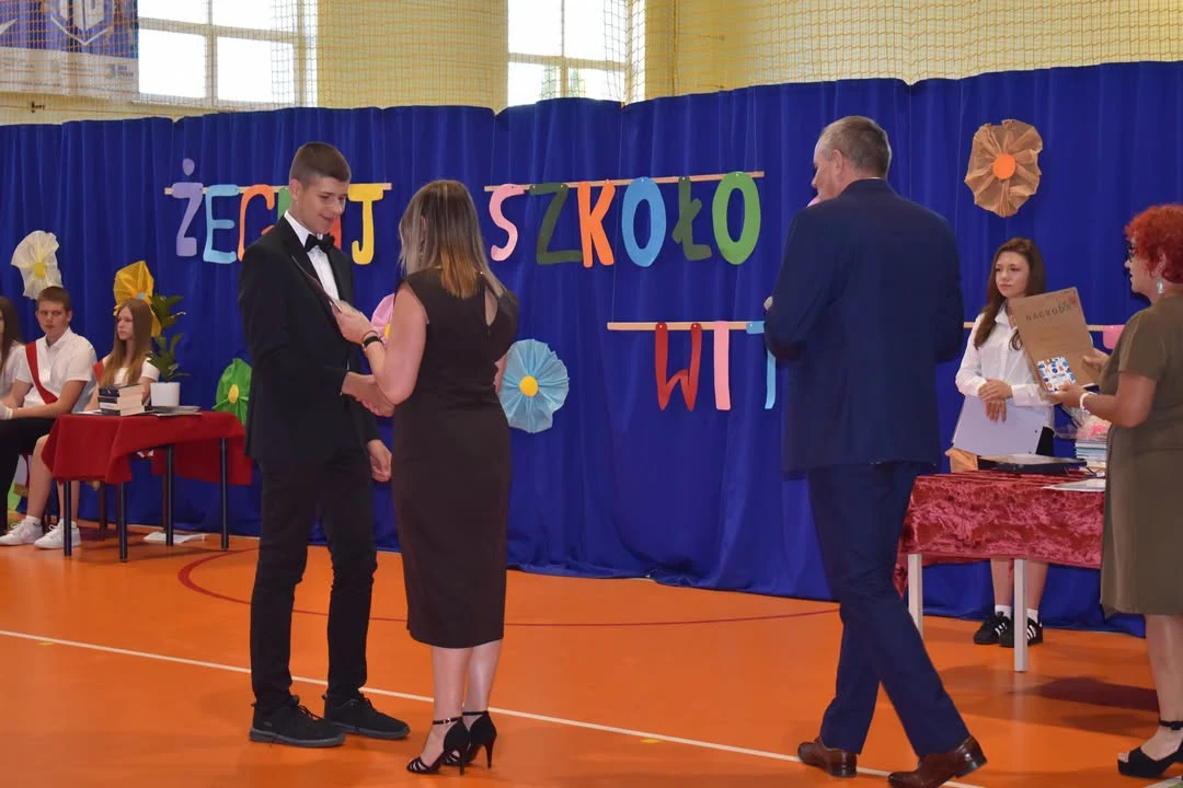 Szkoła Podstawowa w Bodzewie pożegnała rok szkolny i absolwentów — zdjęcie 16