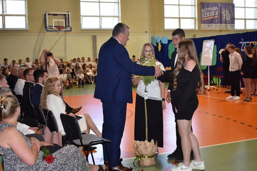 Szkoła Podstawowa w Bodzewie pożegnała rok szkolny i absolwentów — zdjęcie 20