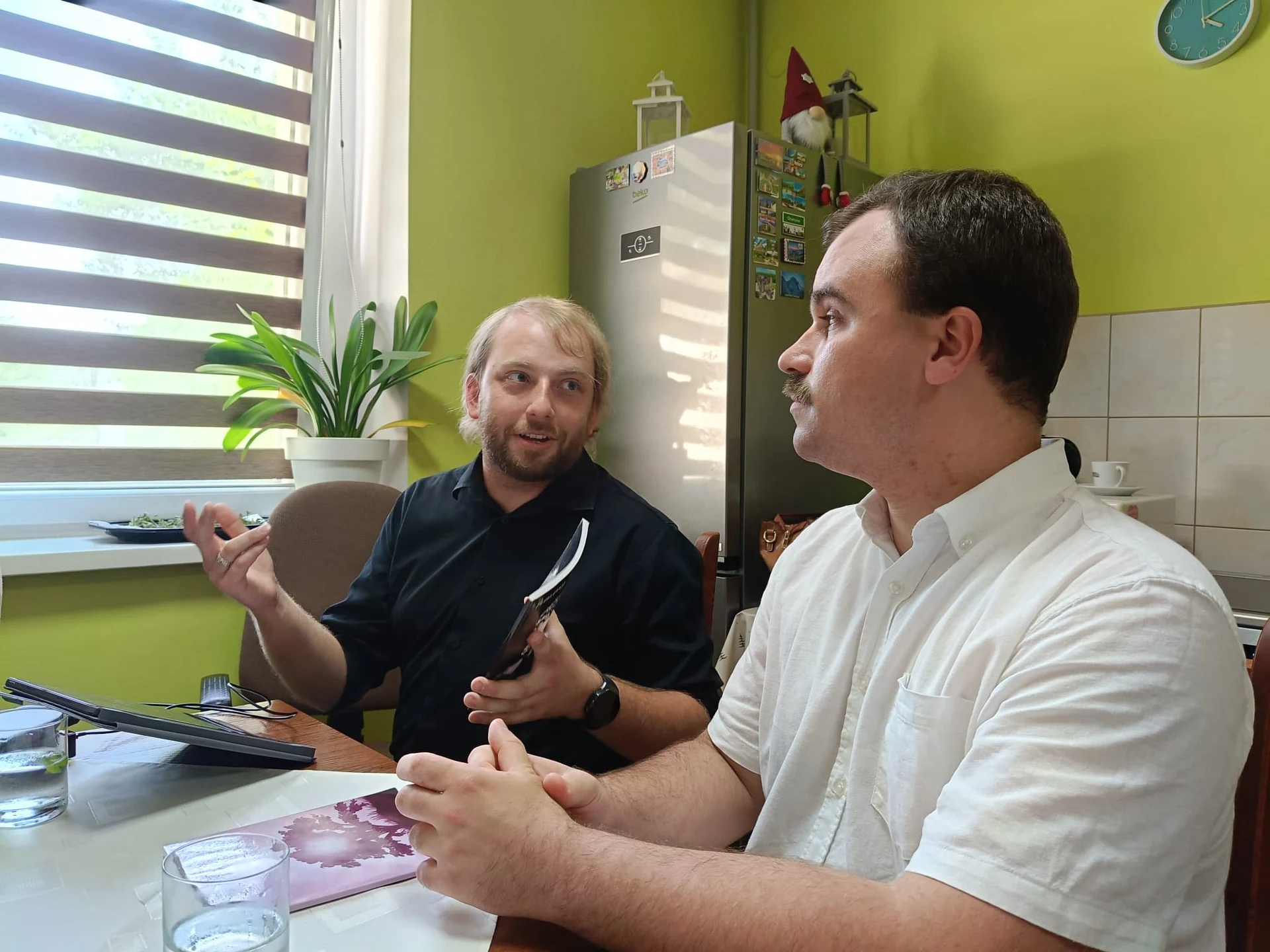 Spotkanie autorskie z poetą Ireneuszem Woźnicą w Piaskach — zdjęcie 8