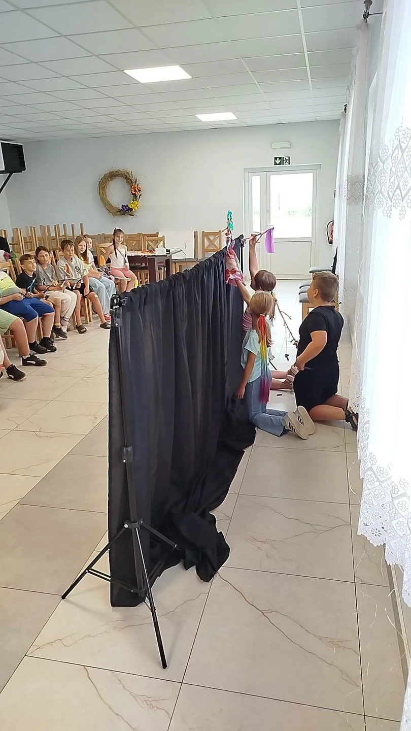 Duśkowe animacje i patykowy teatrzyk w Strzelcach Małych — zdjęcie 23