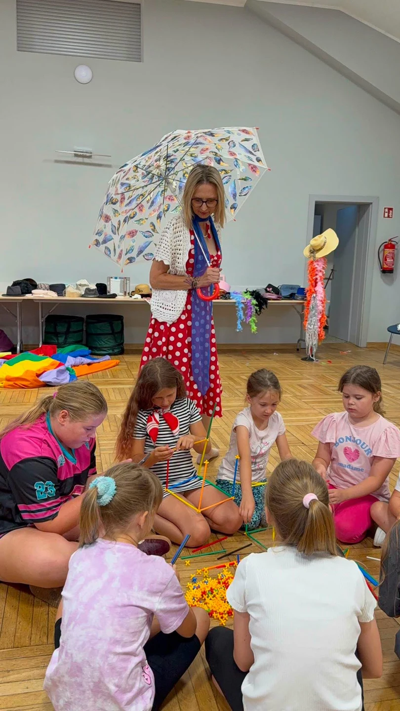 Francja Elegancja w Centrum Kultury i Bibliotece w Piaskach — zdjęcie 9