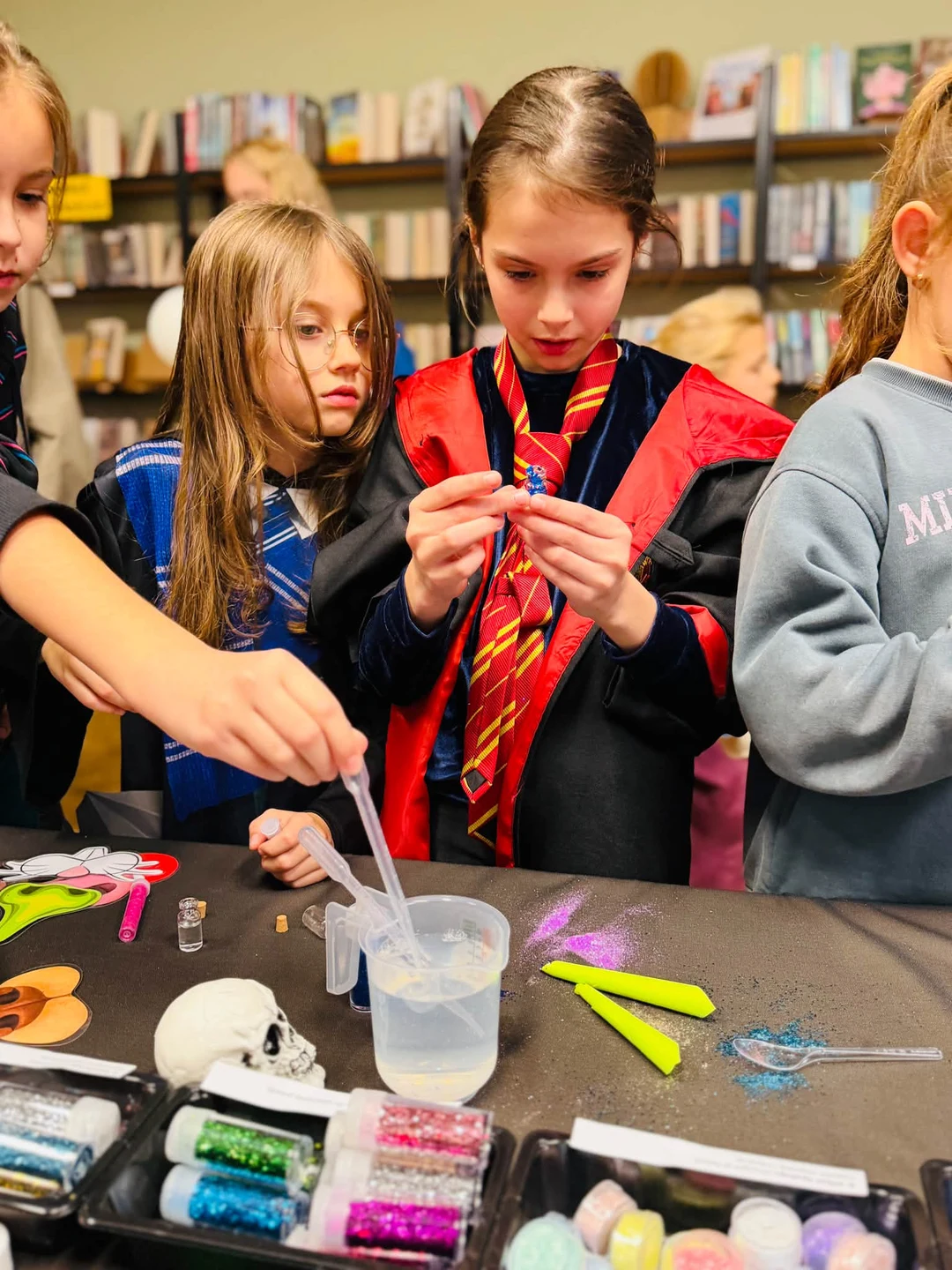 Noc Bibliotek w Piaskach: magiczny Hogwarts podbił serca uczestników — zdjęcie 47